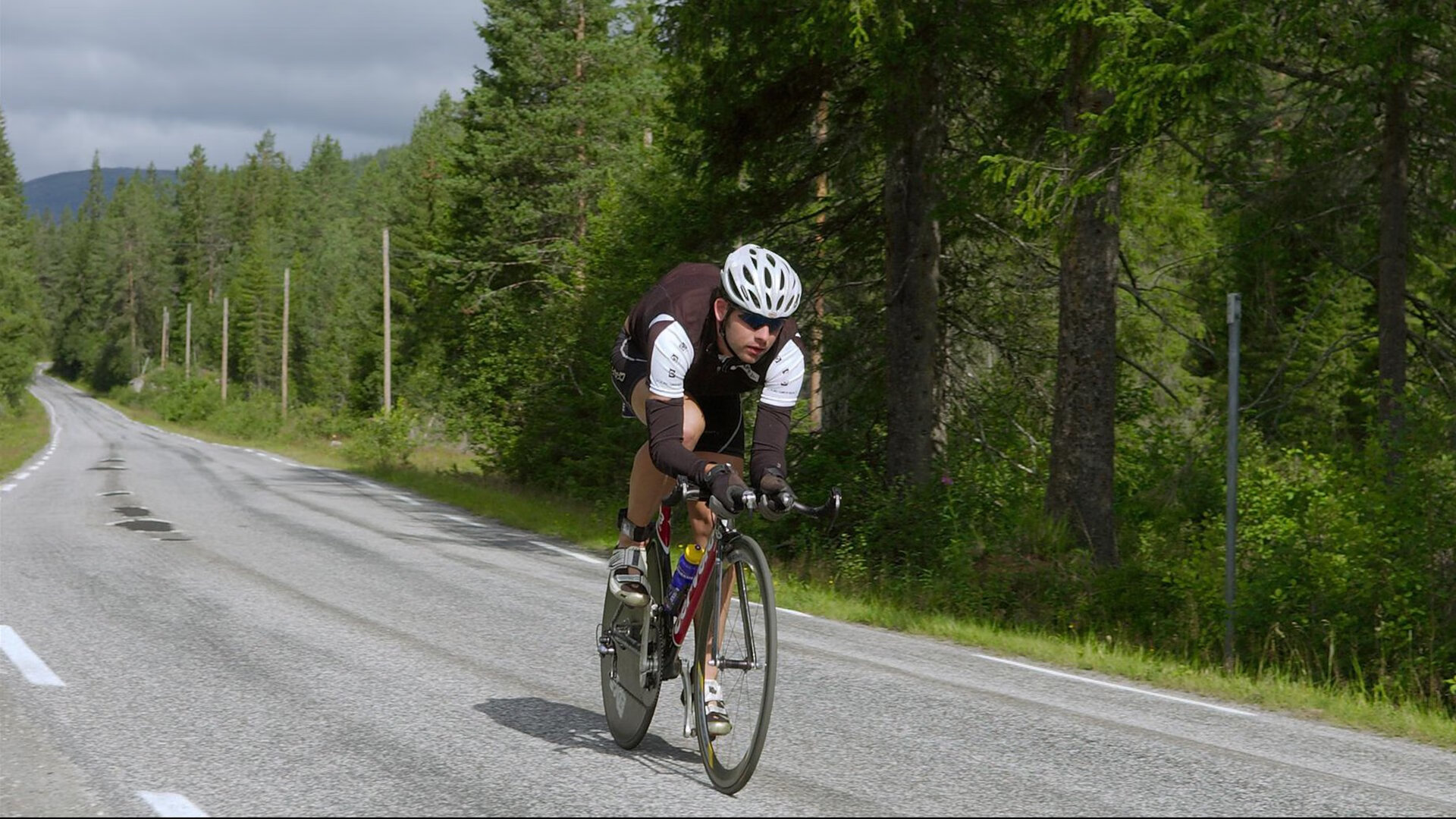 绿茵场上的奥斯梅恩现象,当进攻端无人可挡,亚洲足坛的竞争隐喻