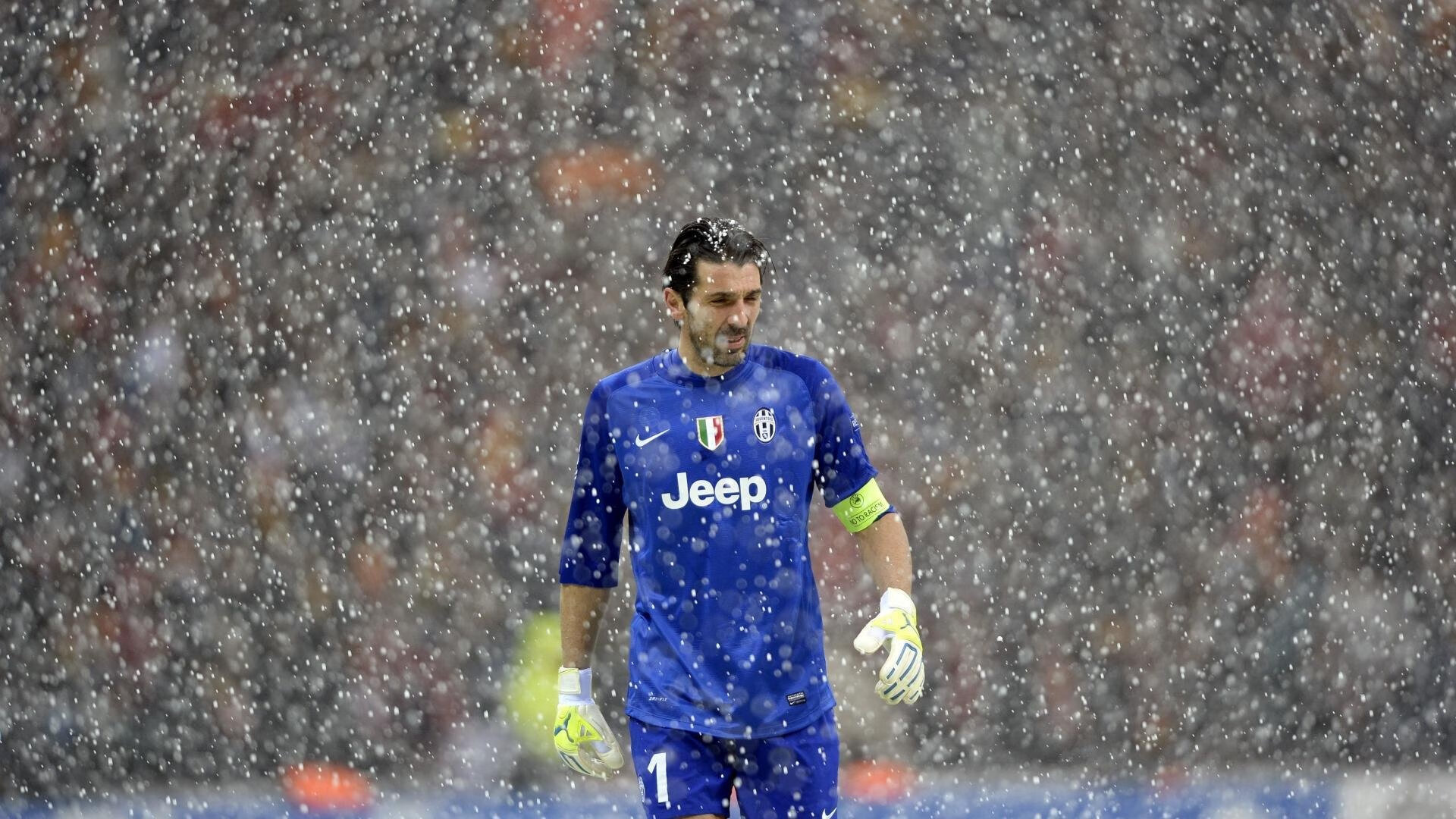 欧冠决赛焦点战,国际米兰连续得分压制美国资本风暴