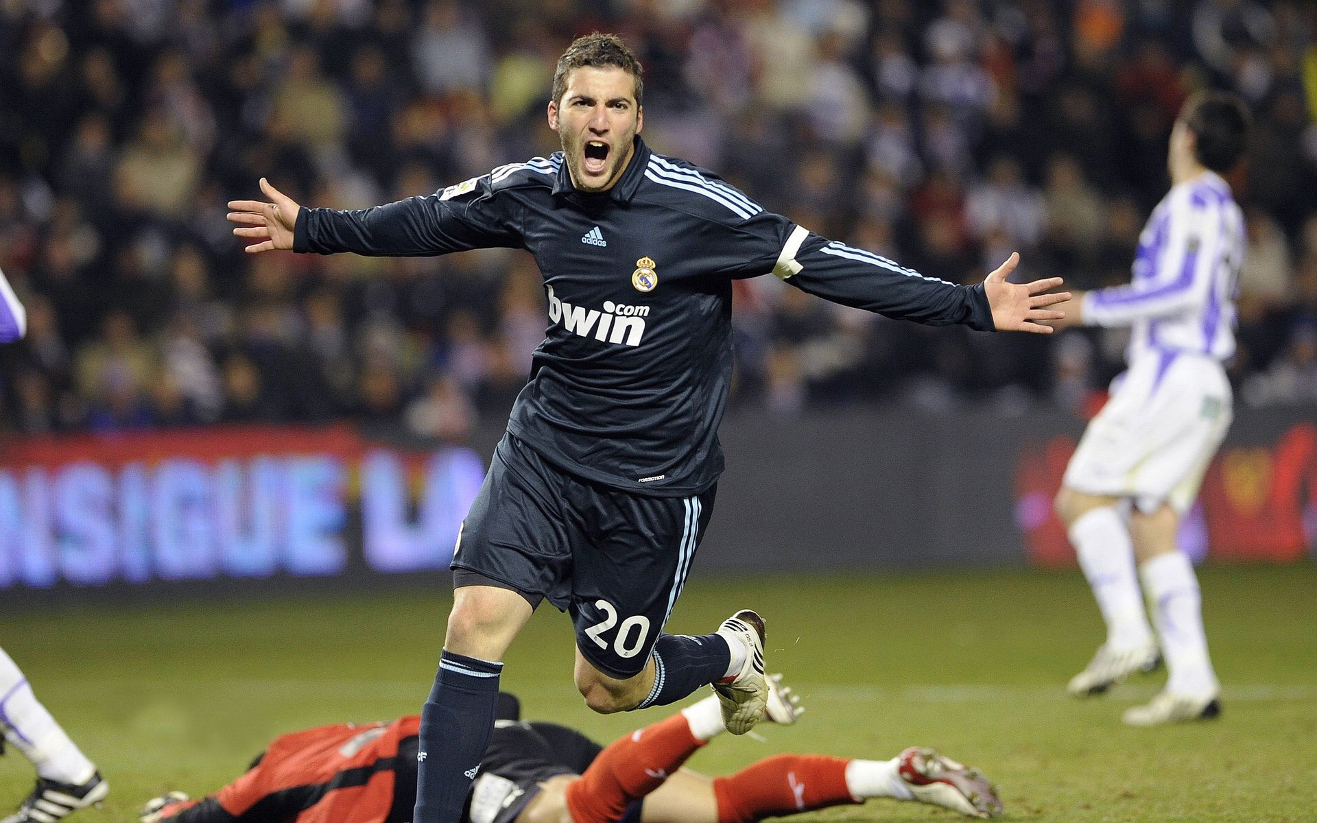 双城记，上海滩的稳与天使城的狂—当稳稳拿下遇见关键接管