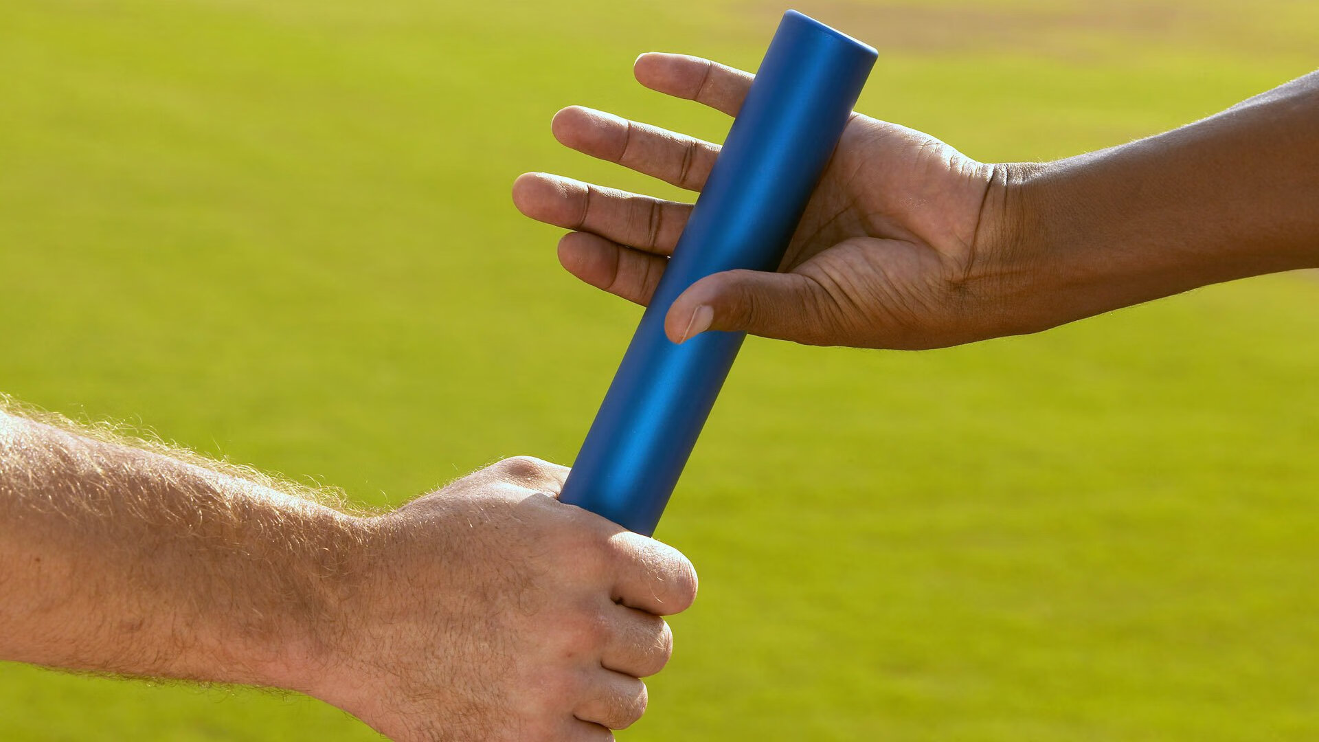 赛道奇迹，索伯鏖战梅赛德斯，阿隆索带队逆袭夺冠