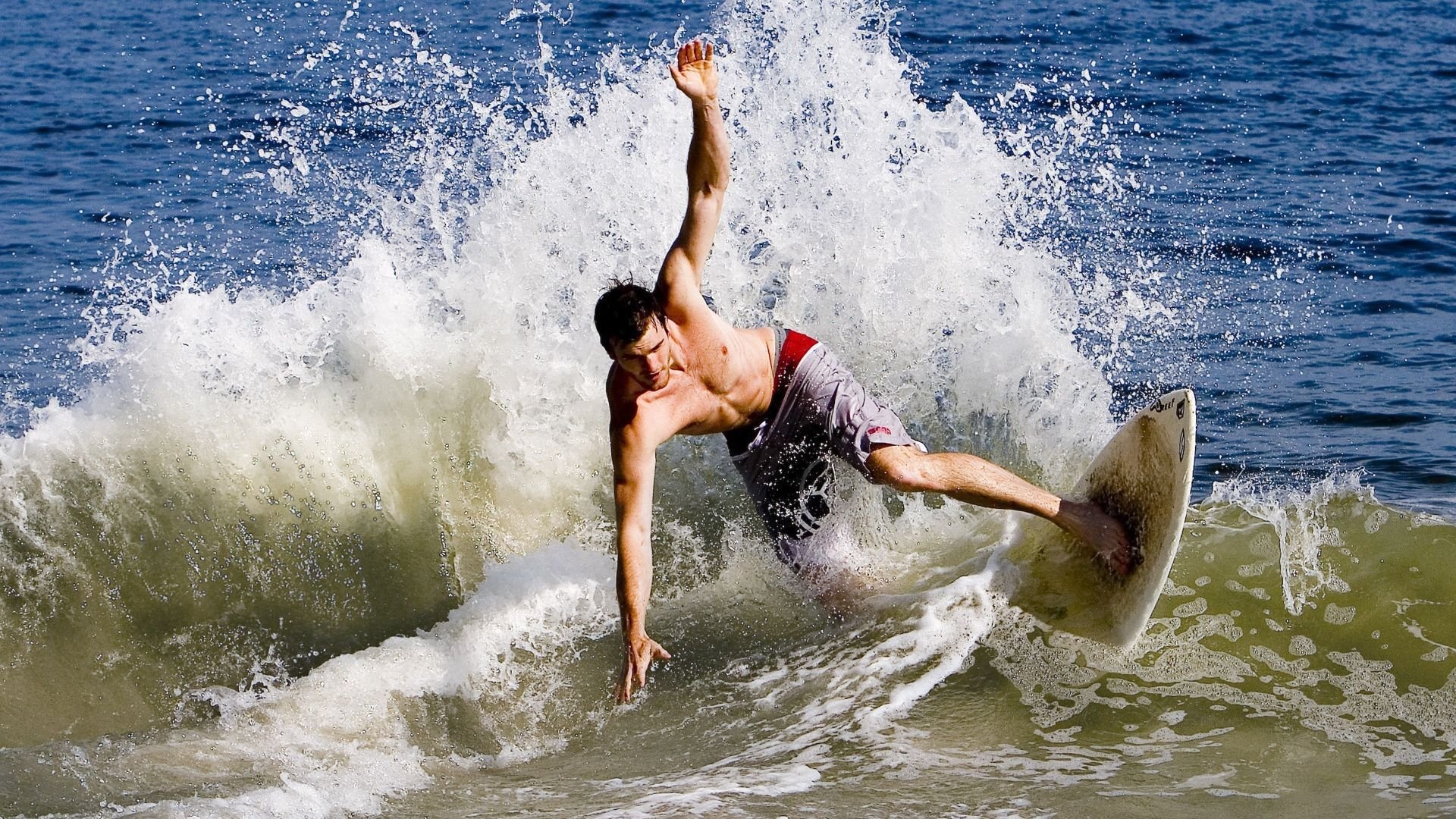 蒙特卡洛红土鏖战，德约科维奇以澳网之魂惊艳四座